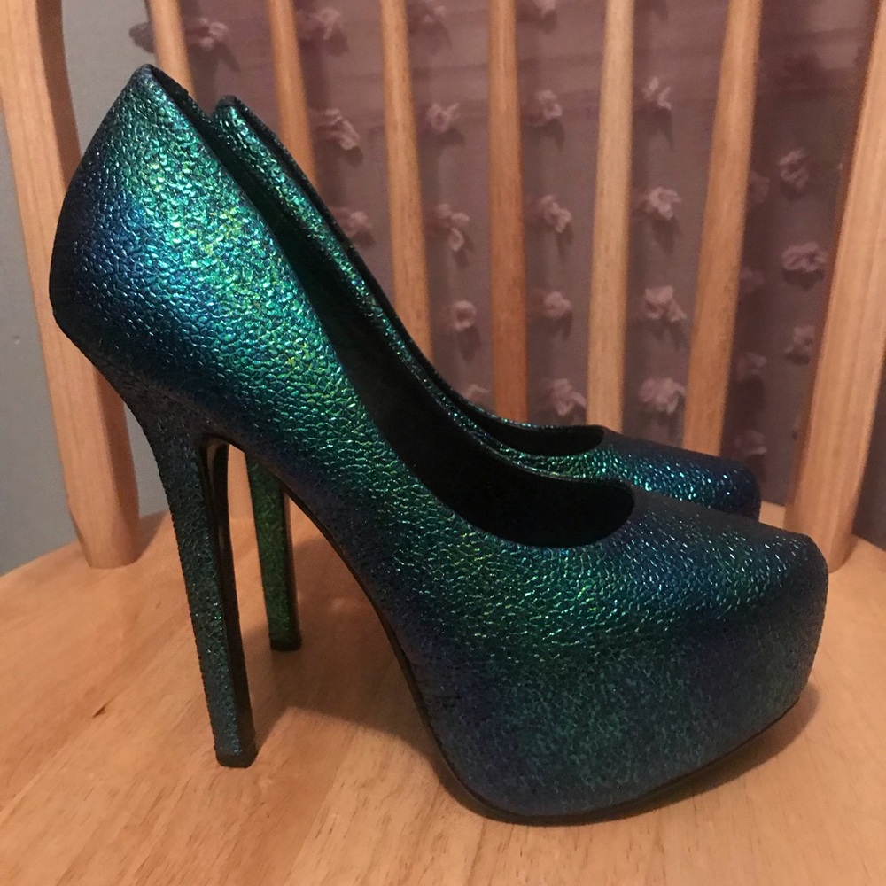 Steve Madden blue and green heels